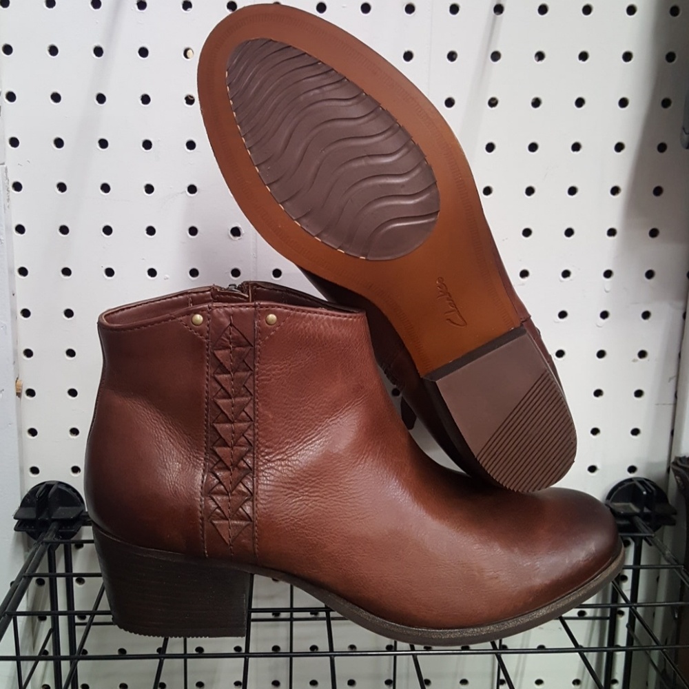 Clarks Maypearl Fawn leather Ankle Boots Size 9.5M